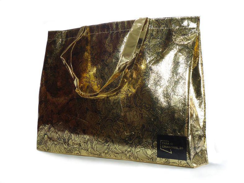 40 - SACOLA EM TNT LAMINADO DOURADO